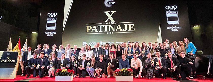 NUESTRA DELEGADA DE LA SECCIÓN DE PATINAJE, MARGARITA MARÍA, RECIBE LA INSIGNIA DE ORO DE LA REAL FEDERACIÓN ESPAÑOLA DE PATINAJE