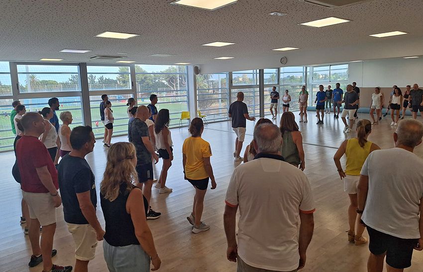 Éxito de asistencia a la clase de bachata y salsa