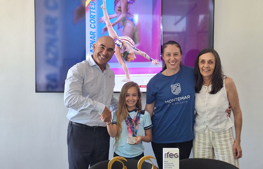 Recepción a nuestra gimnasta campeona de España Base